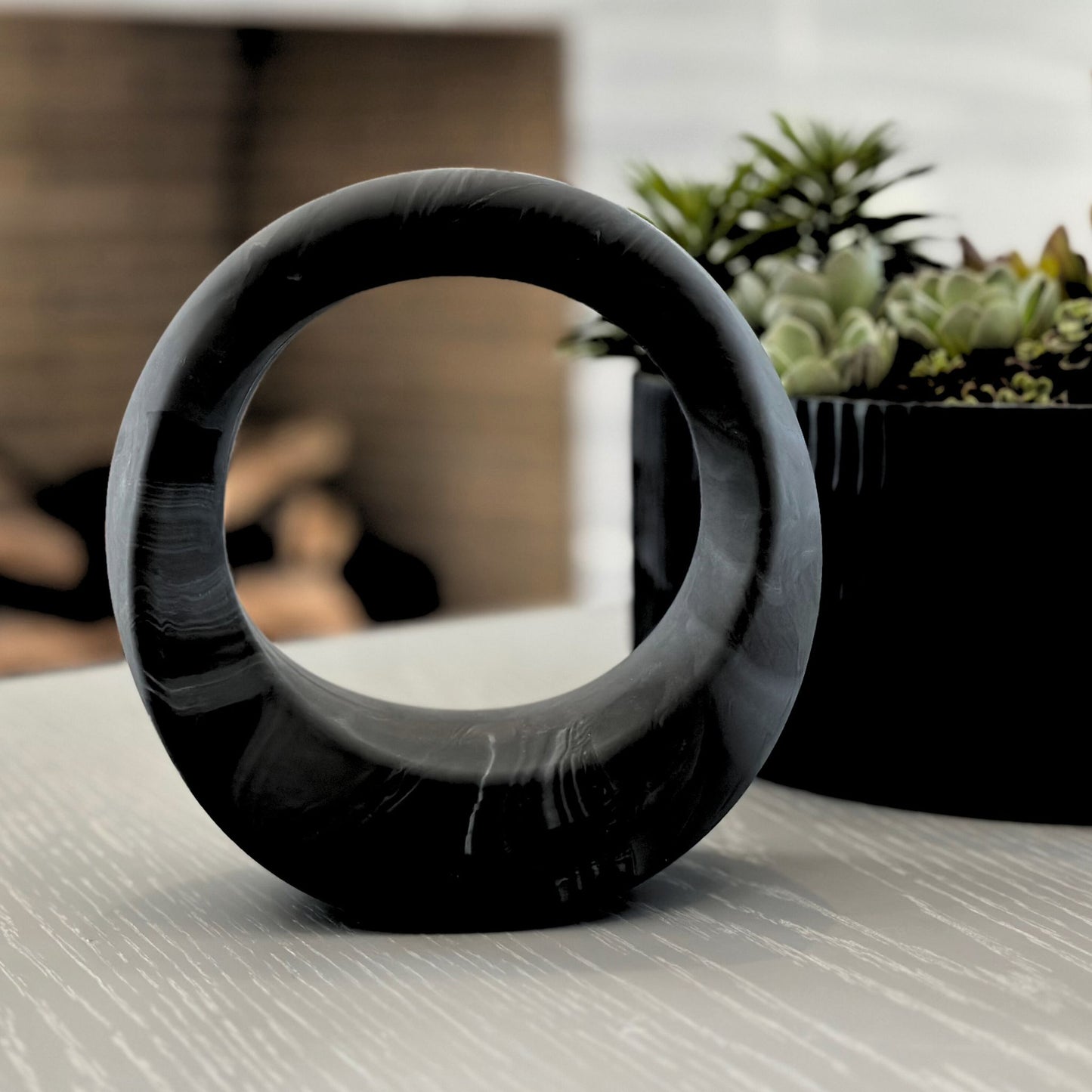 
                  
                    Swirl 4 lbs, Black Marble
                  
                